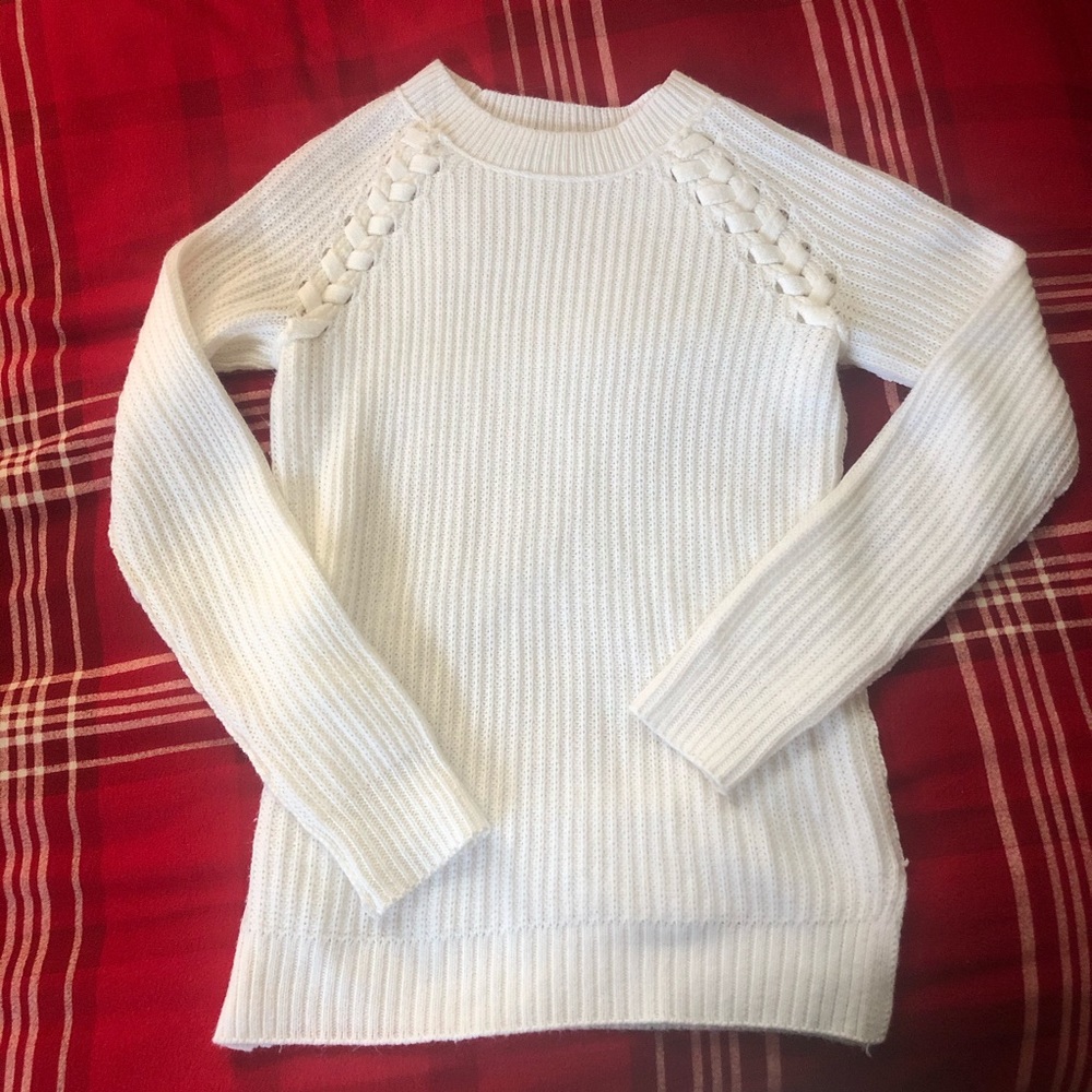 🌞(2/$15) Soft Women’s White Crewneck Sweater